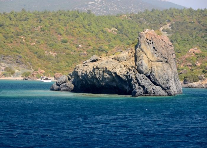 Taş Ada